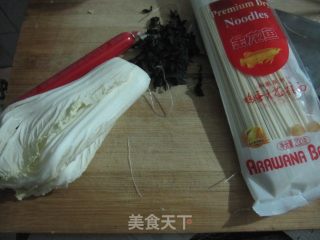白菜炝汤面的做法步骤：1