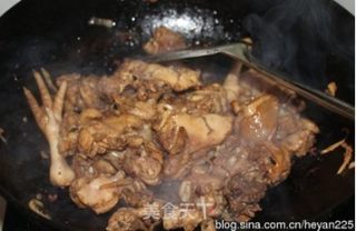 黄花菜土豆炖鸡块的做法步骤：3