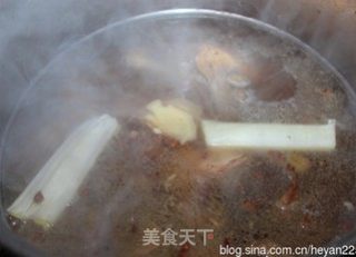 黄花菜土豆炖鸡块的做法步骤：4