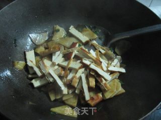 素鸡炒土豆片的做法步骤：8