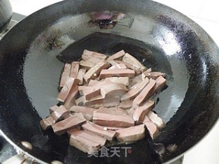 价值2元的快手开胃营养菜-----韭菜炒猪血的做法步骤：5