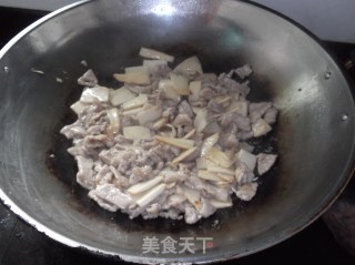 杏鲍菇炒肉的做法步骤：7