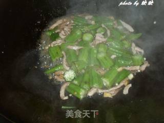 秋葵炒肉的做法步骤：8