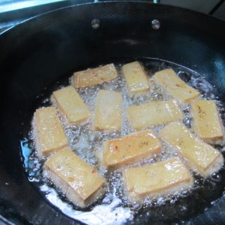 鱼香豆腐的做法步骤：4