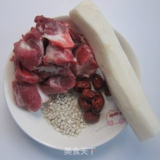 薏仁山药排骨汤的做法步骤：1