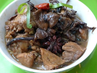 小鸡炖蘑菇---香喷喷好下饭的做法步骤：7