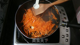 胡萝卜炒千张丝的做法步骤：9