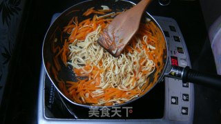 胡萝卜炒千张丝的做法步骤：11