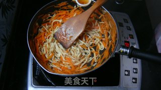 胡萝卜炒千张丝的做法步骤：12