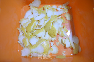 蜂蜜柚子茶（苦苦甜甜的味道）的做法步骤：2