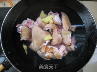 辣卤猪蹄的做法步骤：2