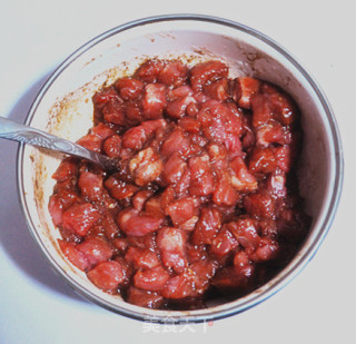 新疆传统美食——碎肉抓饭的做法步骤：2