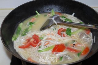 剩菜鲜虾面的做法步骤：10