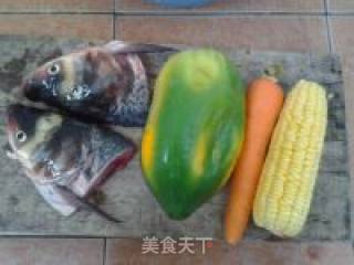 鱼头木瓜玉米汤的做法步骤：1