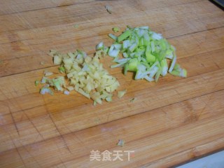翡翠卷——大头菜的华丽变身的做法步骤：2