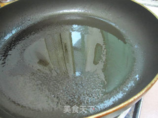 家常菜————芹菜香干炒肉的做法步骤：2