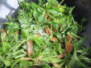 芹菜炒豆渣的做法步骤：7