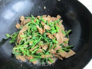 芹菜炒豆渣的做法步骤：8