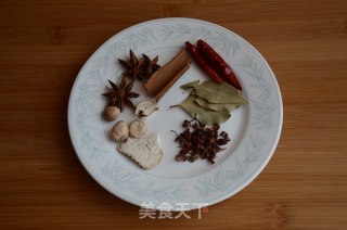 卤牛肉的做法步骤：3