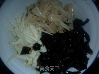 鱼香肉丝的做法步骤：4