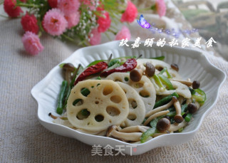 蒜香藕片的做法步骤：9