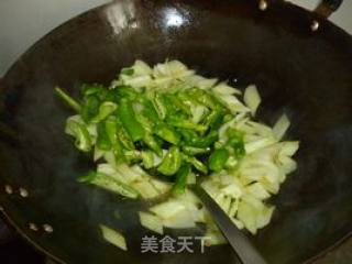 白菜杆子炒辣椒的做法步骤：4