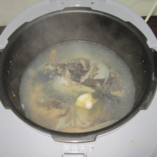 沸腾你的美食梦想---煲鱼头汤的做法步骤：5