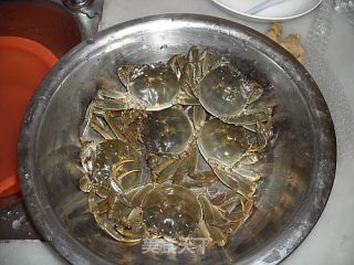清蒸大闸蟹的做法步骤：1