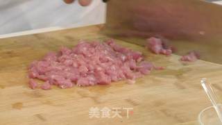 青豆玉米炒花生的做法步骤：2