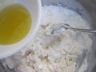 电饼铛苏打饼干的做法步骤：4