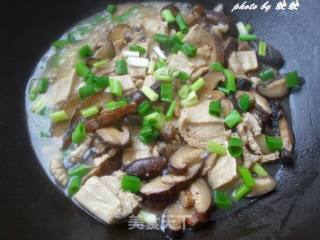冻豆腐肉丝烧蘑菇的做法步骤：9