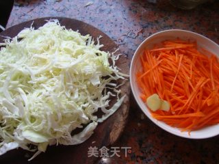 素食小炒——胡萝卜菜丝的做法步骤：2