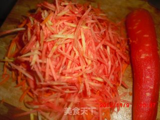 家常炒胡萝卜丝的做法步骤：1