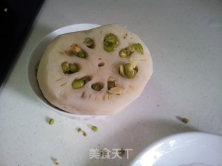 绿豆酿莲藕煲猪蹄汤的做法步骤：4