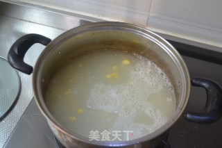 混搭也美味，强烈推荐【咸蛋果仁粥】的做法步骤：4