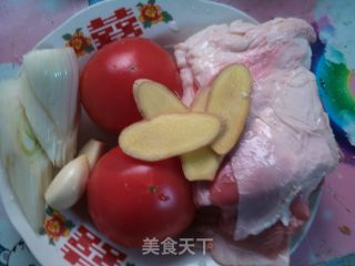 西红柿炖牛腩的做法步骤：1