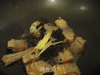 家常菜~豆豉焖带鱼的做法步骤：4