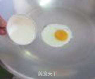 初次尝试【糖心荷包蛋】的做法步骤：3