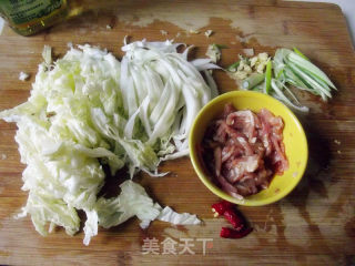 白菜肉丝杂粮饸饹面的做法步骤：4