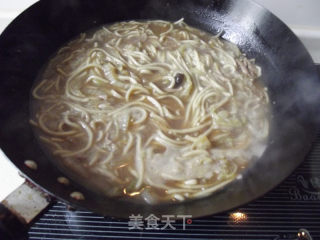 白菜肉丝杂粮饸饹面的做法步骤：13