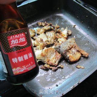红萝卜烧 鱼的做法步骤：5