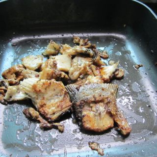 红萝卜烧 鱼的做法步骤：6