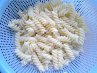 一个人的午餐-----螺旋面的做法步骤：3