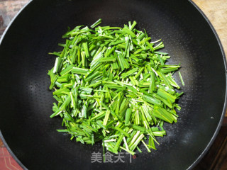 韭菜炒豆渣的做法步骤：7