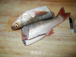 茄子红烧鯔鱼的做法步骤：2
