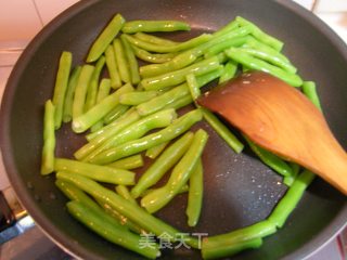 鸭柳烩豆角的做法步骤：6
