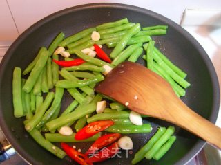 鸭柳烩豆角的做法步骤：7