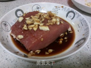 蒜泥酱肉的做法步骤：2