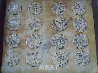 馋嘴小食：脆得掉渣---芝麻瓦片酥的做法步骤：5