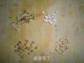 乌鸡汤的做法步骤：3